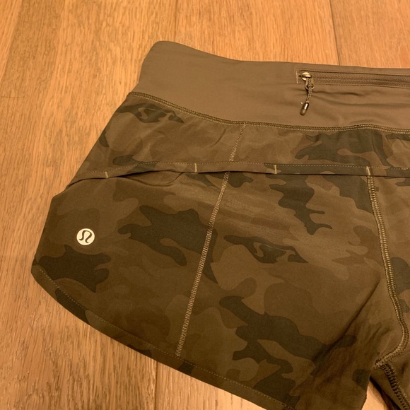 Lululemon Savasana fatigue green camo original speed shorts size 6 - Picture 3 of 8